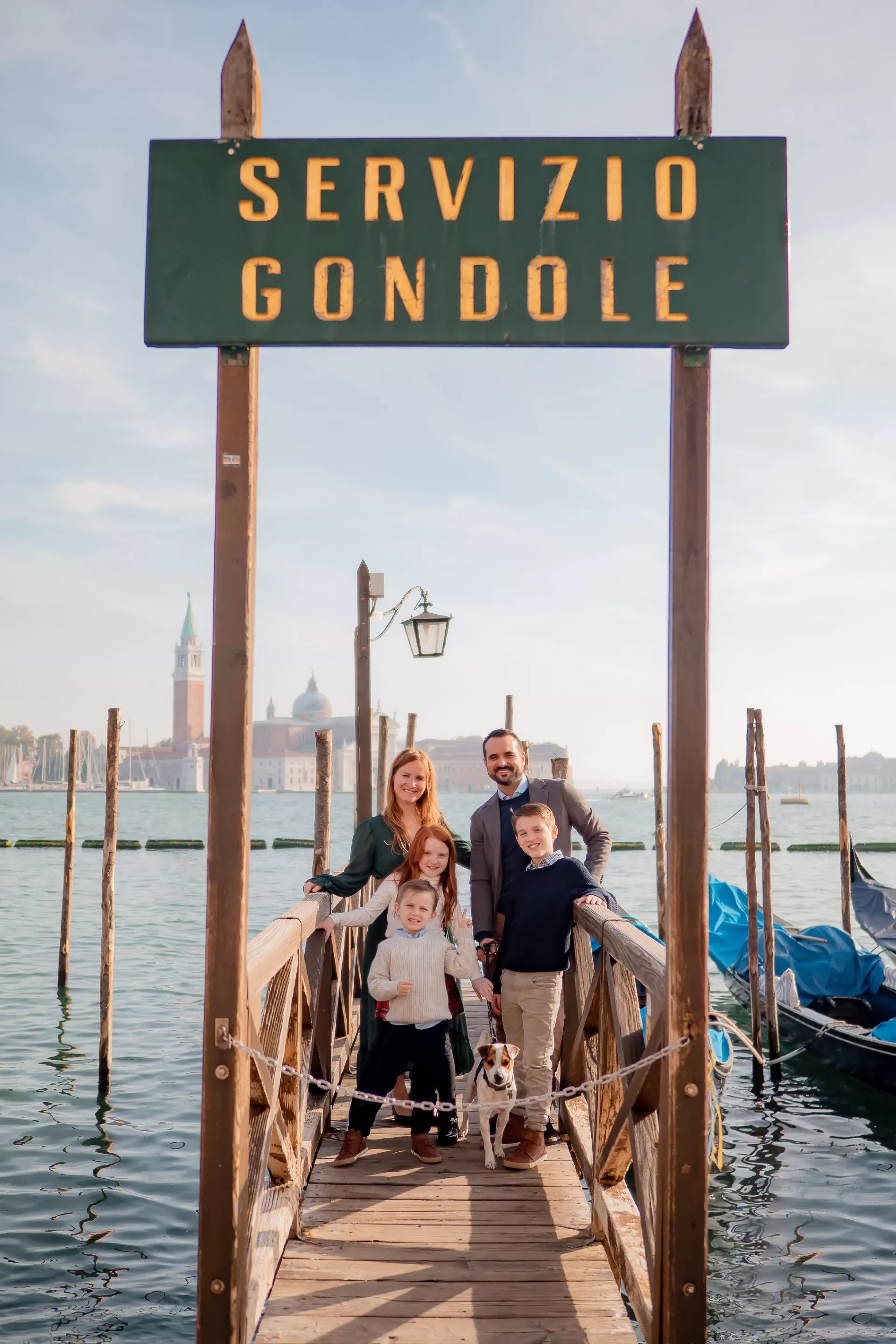 family photoshoot with children and kids in venice italy book the best photographer in venice italy (1)
