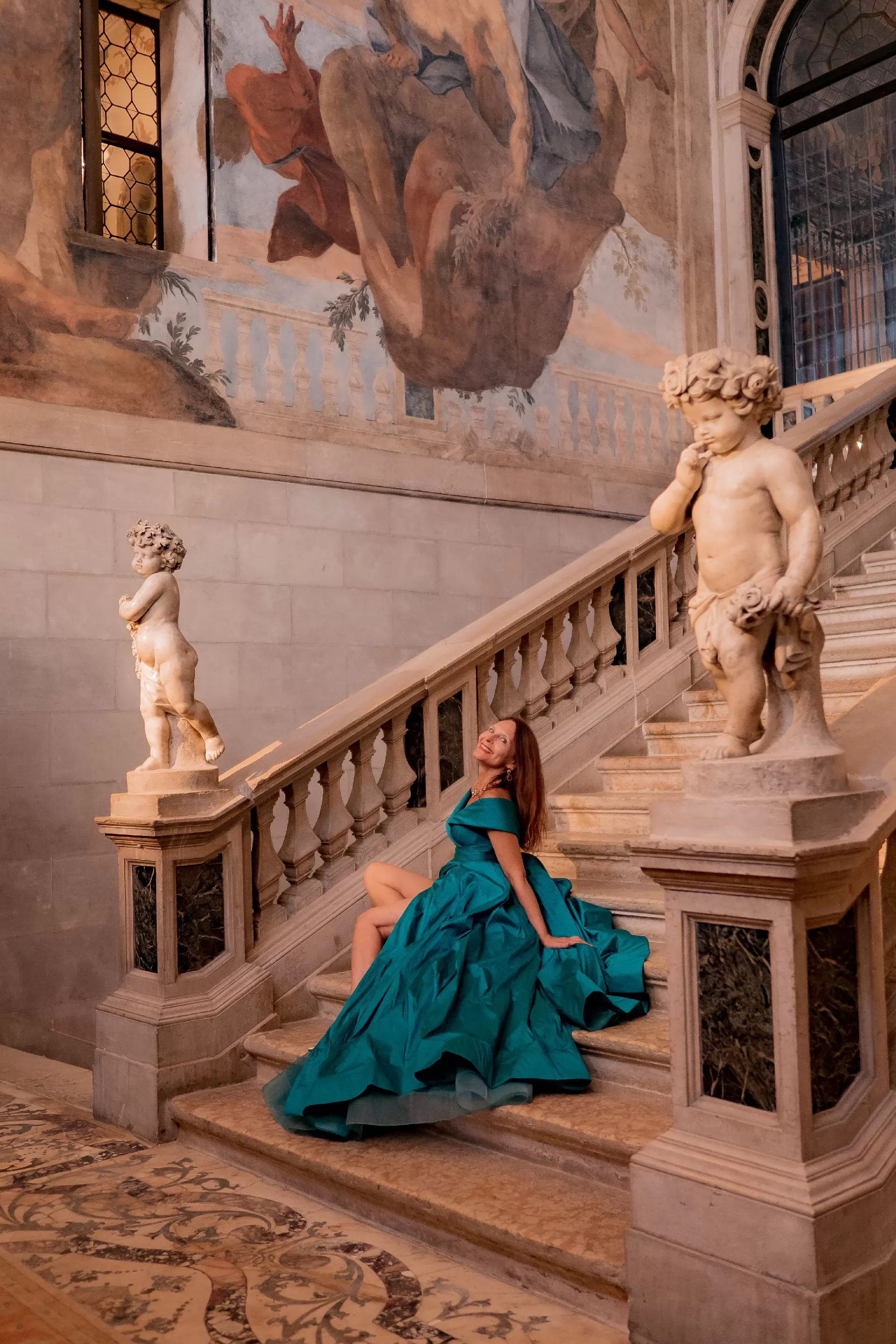 portrait photographic shooting in venice for solo travellers and individuals by best photographer venice italy (1)