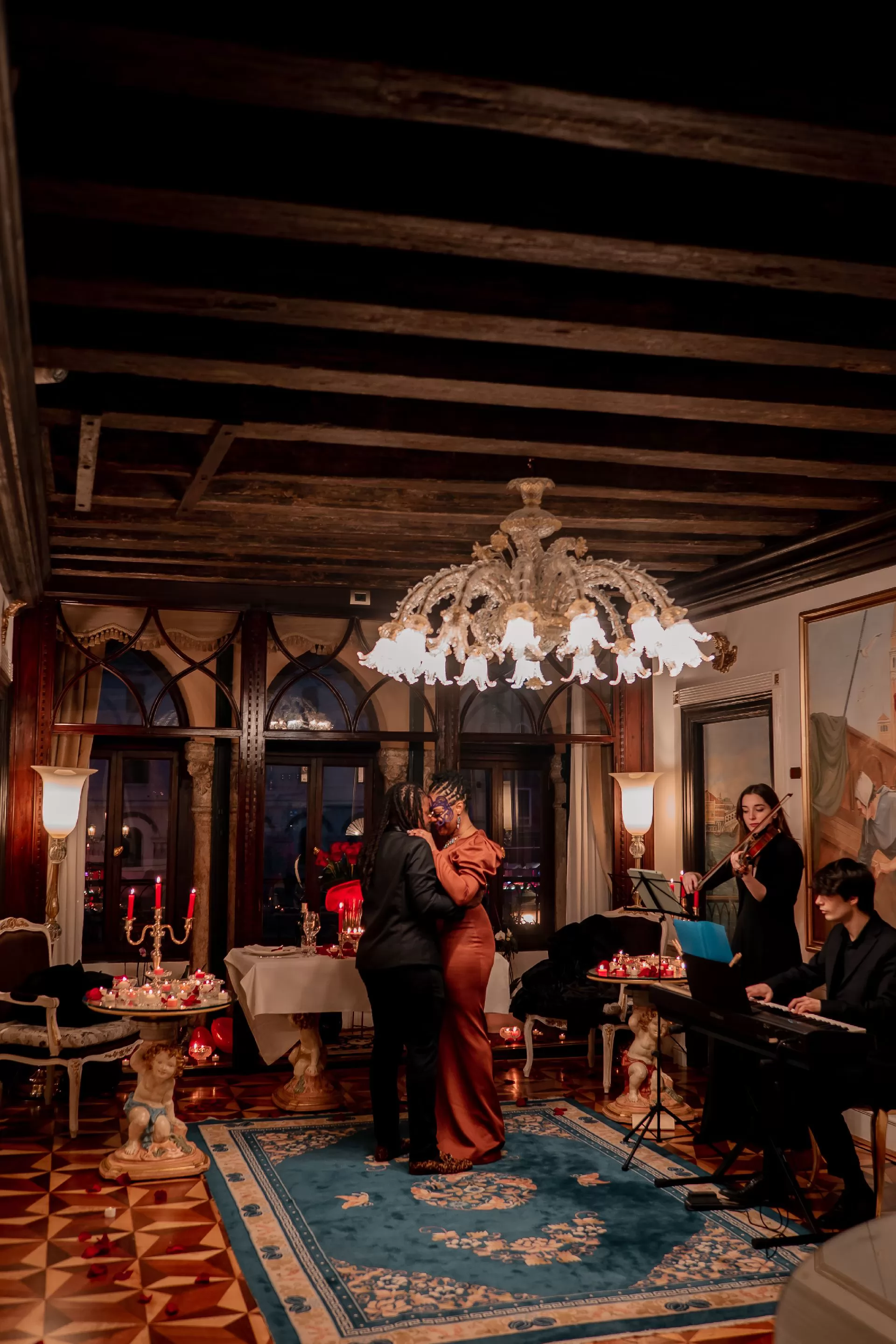 luxury photographer photoshoot venice italy palazzo historical hotel palace florian danieli ca sagredo (4)